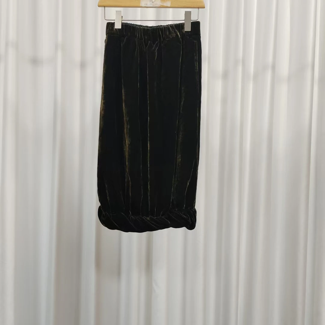 尚系列  Z922-2  女装时尚春秋丝绒半身裙深咖色FWO5Y18