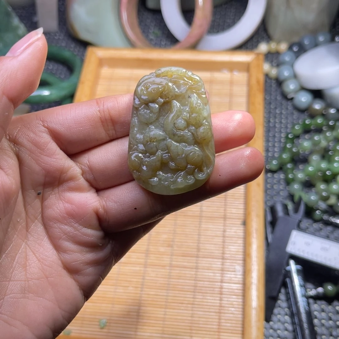 未镶嵌和田玉车挂