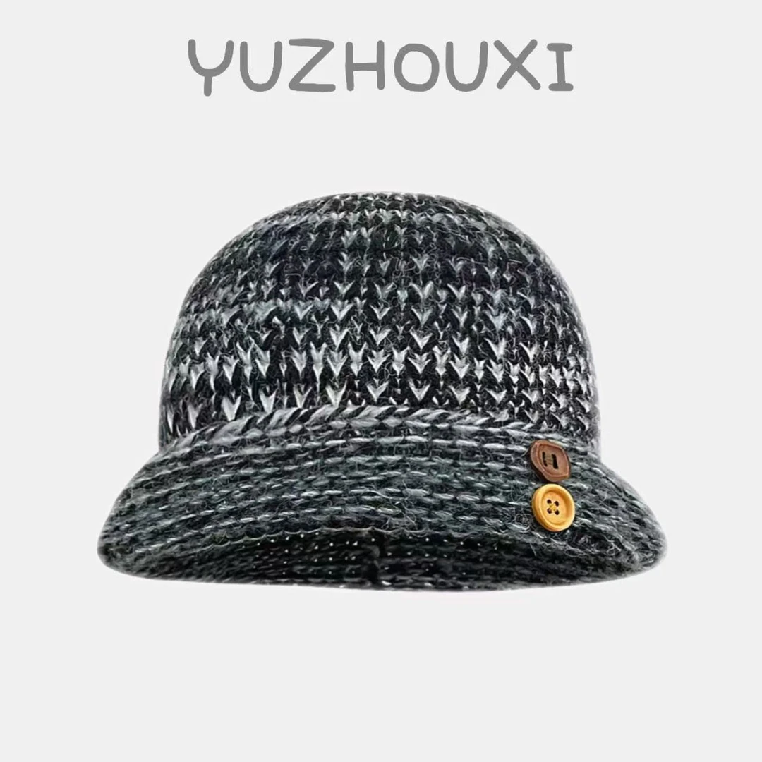 铜合金项链 I1-754 木质扣子翻檐大头围渐变色针织渔夫帽（黑灰色）