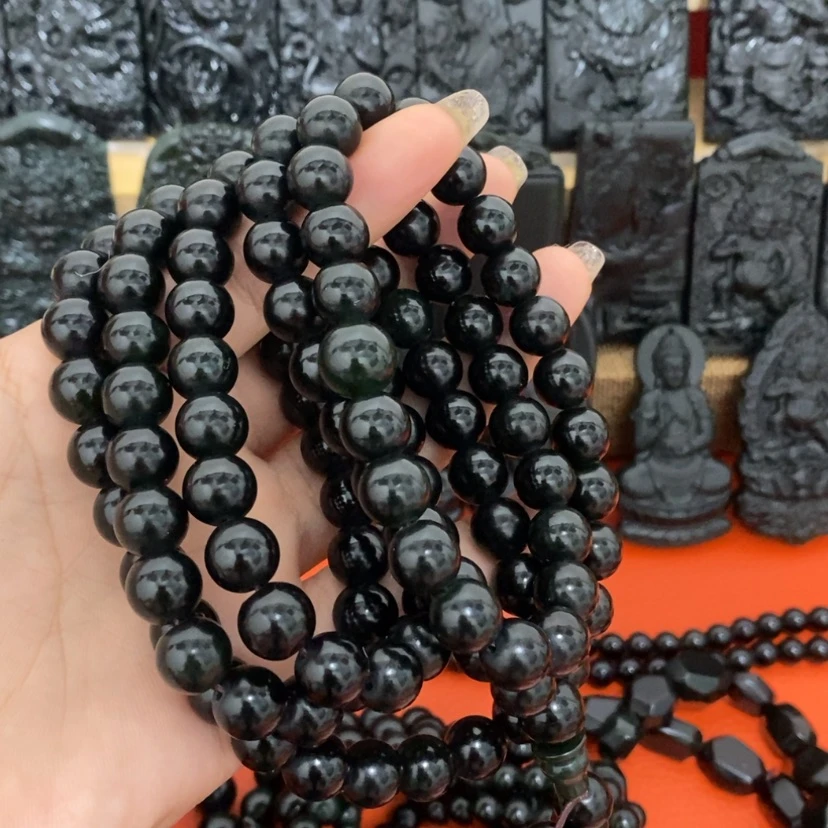 【闪购商品】未镶嵌蛇纹石玉颈饰和**阳