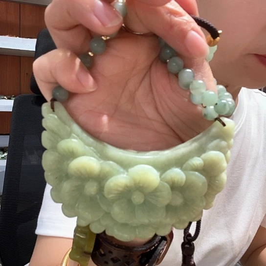 岫玉未镶嵌吊坠(赠链)