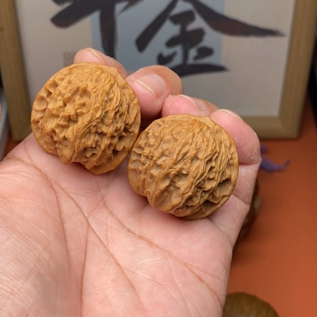 核桃把件相思红豆