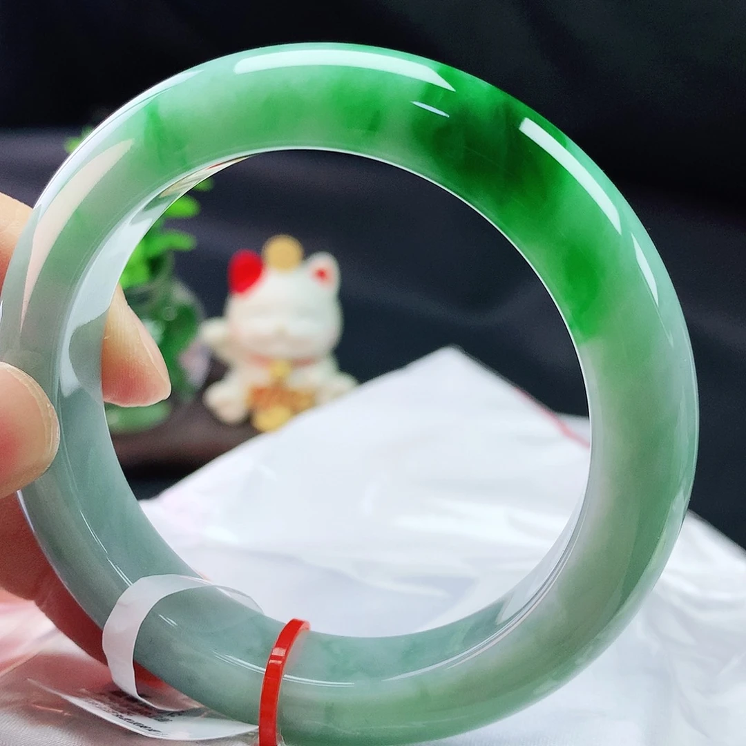 翡翠手镯未镶嵌58圈