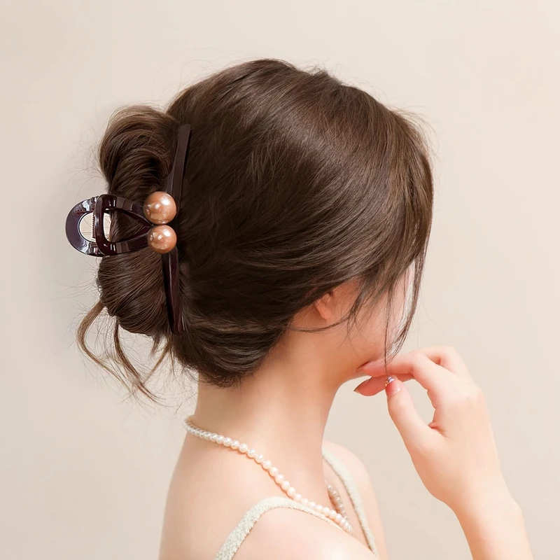 抓夹2025新款气质咖色珠珠复古后脑勺盘发大号鲨鱼夹发夹抓夹