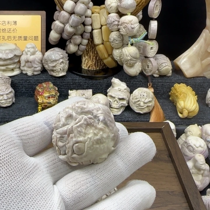 A***稳非金属配饰鹿角雕刻吞噬