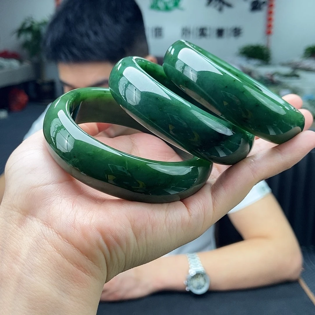 和田玉手镯未镶嵌60-63颜色多样性发拍一发一