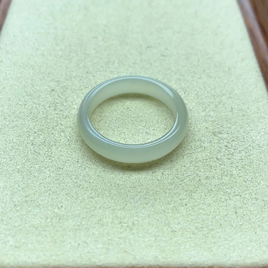 未镶嵌戒指和田玉50青白圆切21码