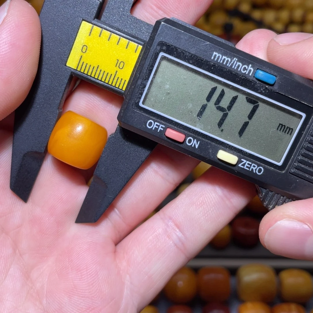 琥珀未镶嵌裸石墩子