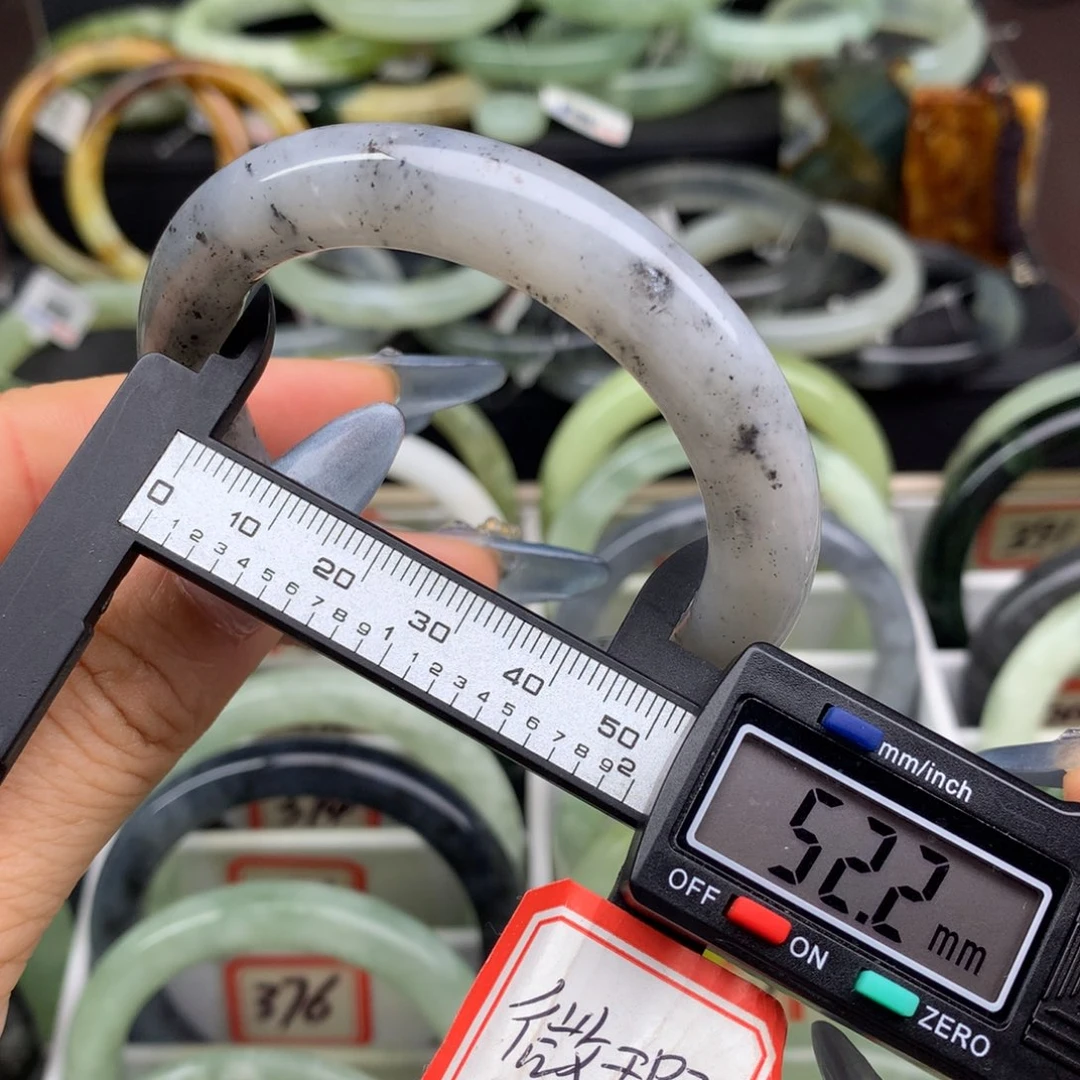 蛇纹石玉未镶嵌手镯384