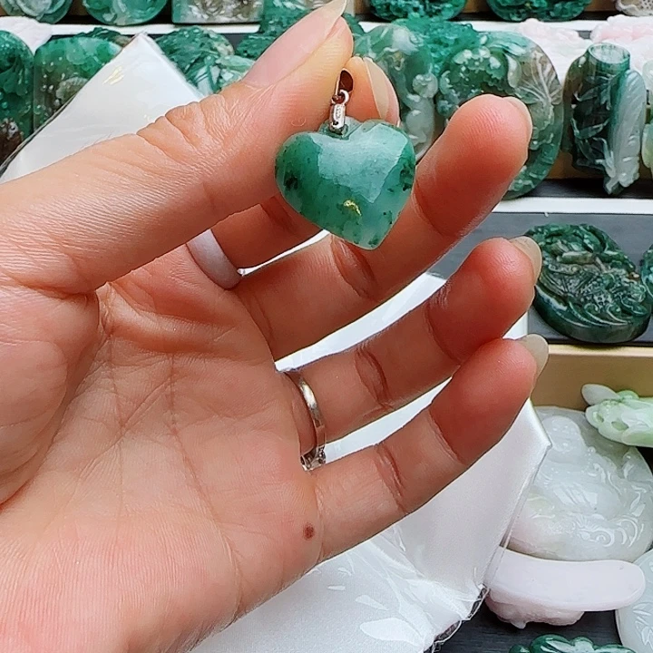 未镶嵌独山玉颈饰