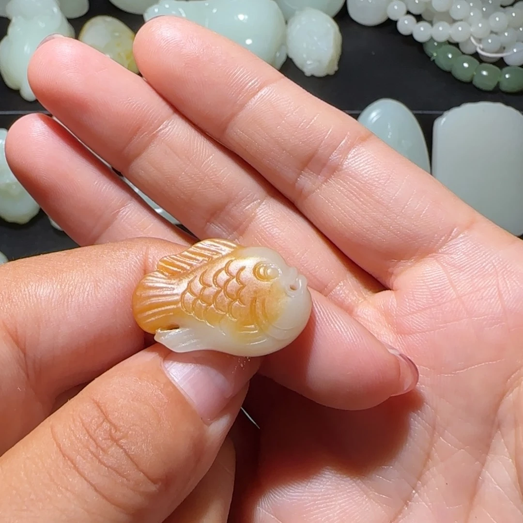 简***吃和田玉未镶嵌颈饰