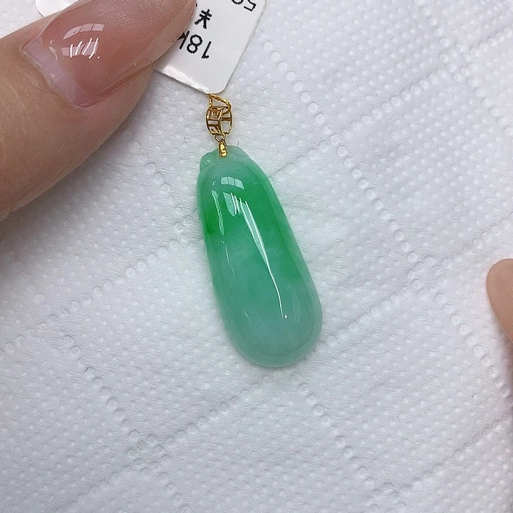 颈饰18K金镶嵌翡翠