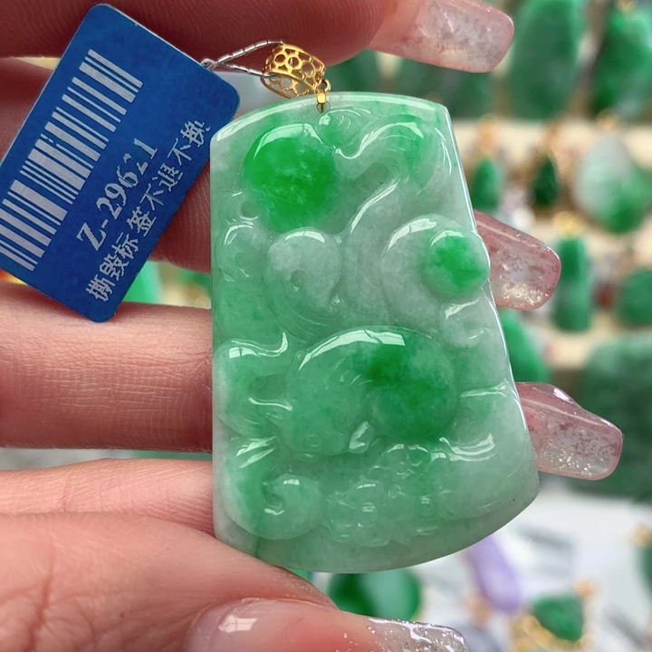 翡翠颈饰18K金镶嵌挂件