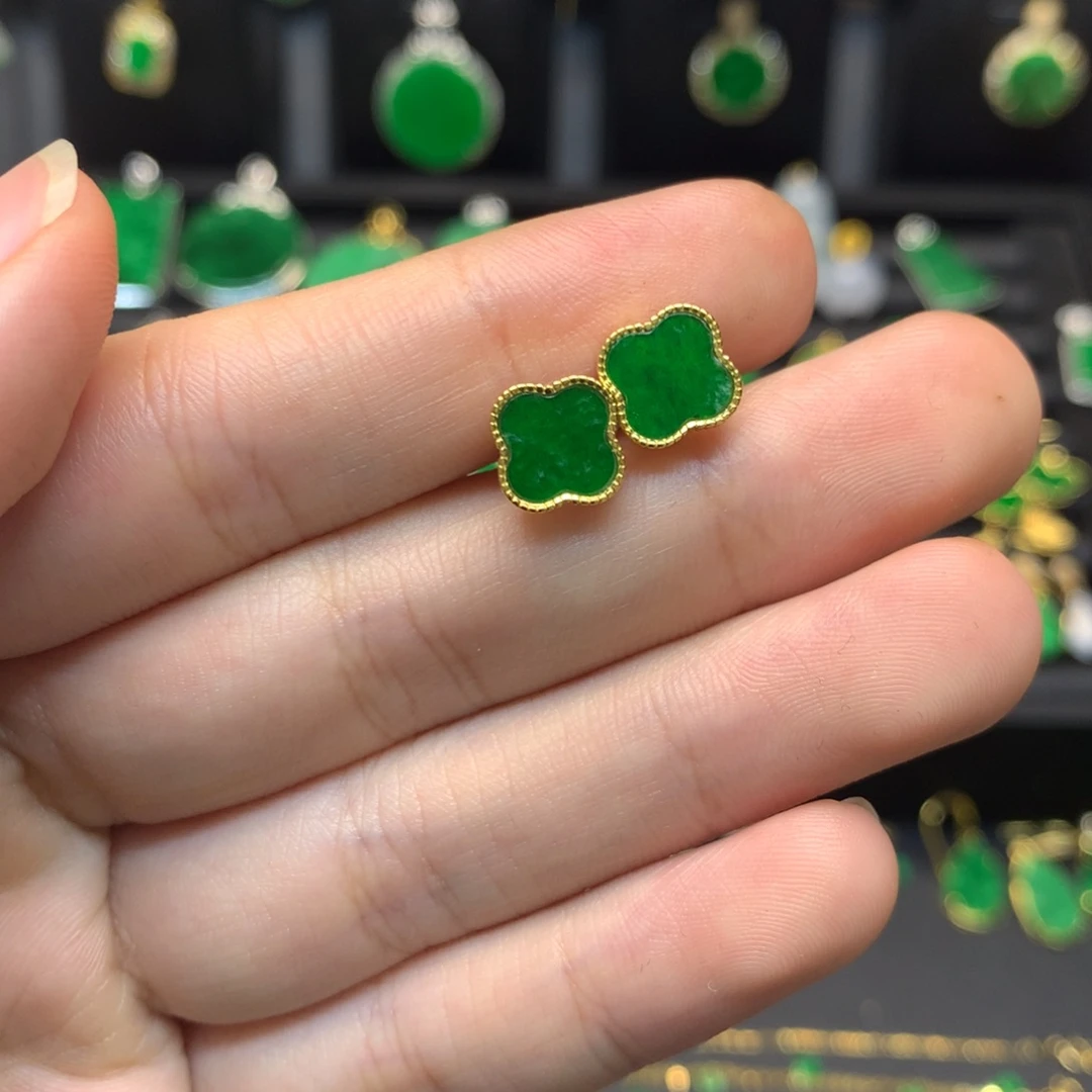 翡翠未镶嵌耳饰有纹裂