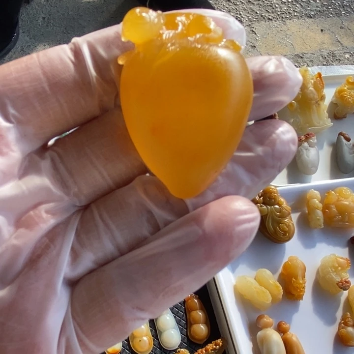 石英质玉（黄龙玉）未镶嵌挂件