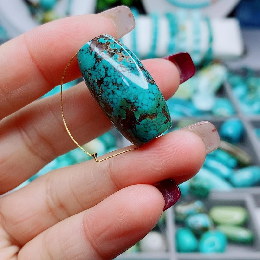 绿松石未镶嵌颈饰