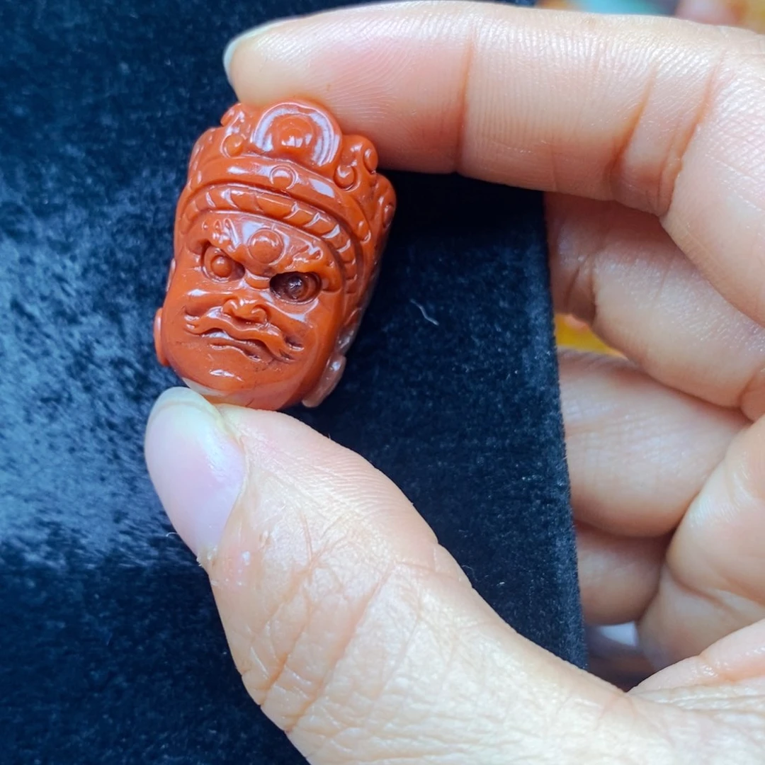 石英质玉（黄龙玉）未镶嵌颈饰