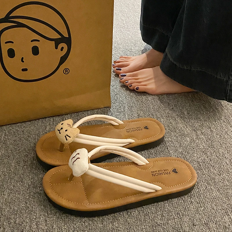 可爱人字拖鞋女夏季外穿2025新款休闲百搭平底夹脚海边沙滩凉拖鞋