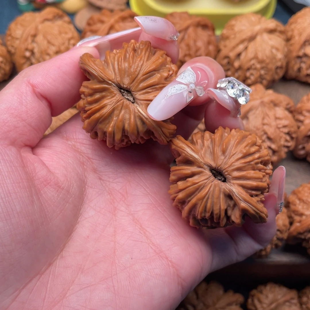 把件文玩核桃全品，精配汉高楼42