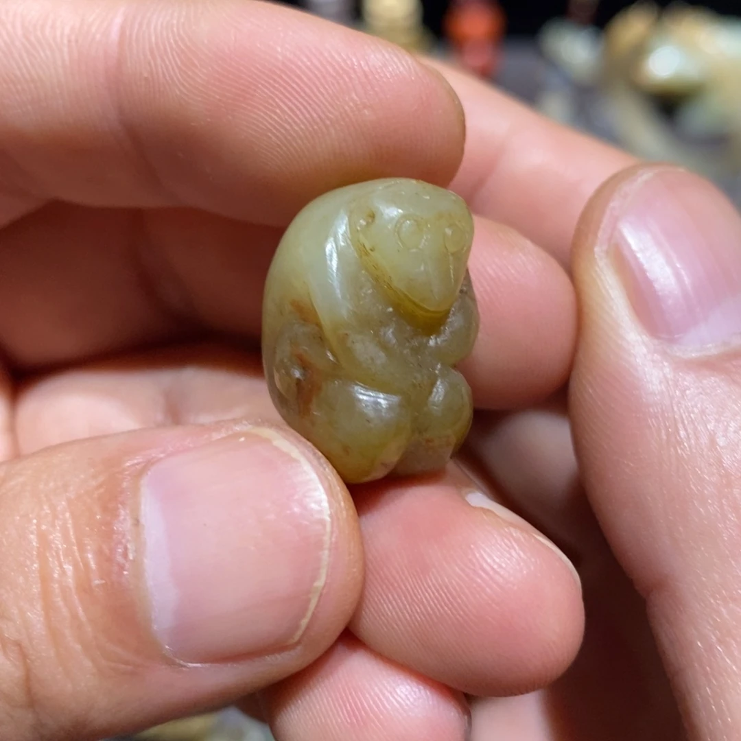 颈饰未镶嵌和田玉（糖玉）