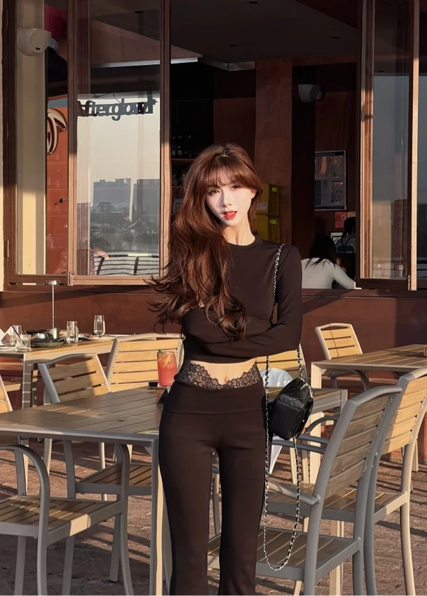 【芭蕾美学】纯欲短版上衣+蕾丝拼接喇叭裤 高腰显瘦垂感微喇裤