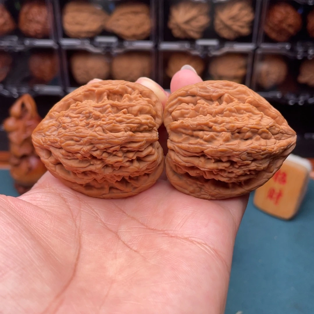 文玩核桃吊坠42全品三角虎头王