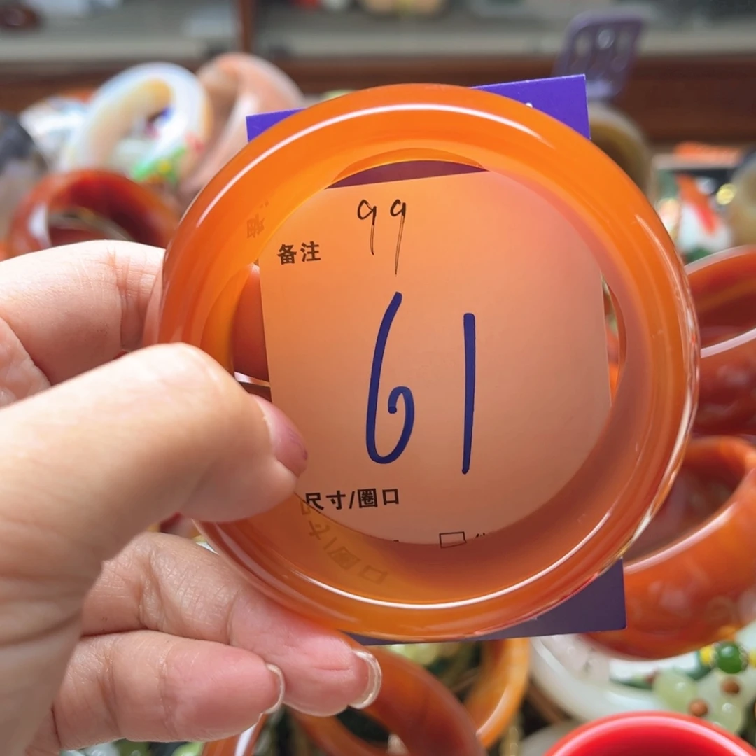 春***开玛瑙/玉髓手镯未镶嵌