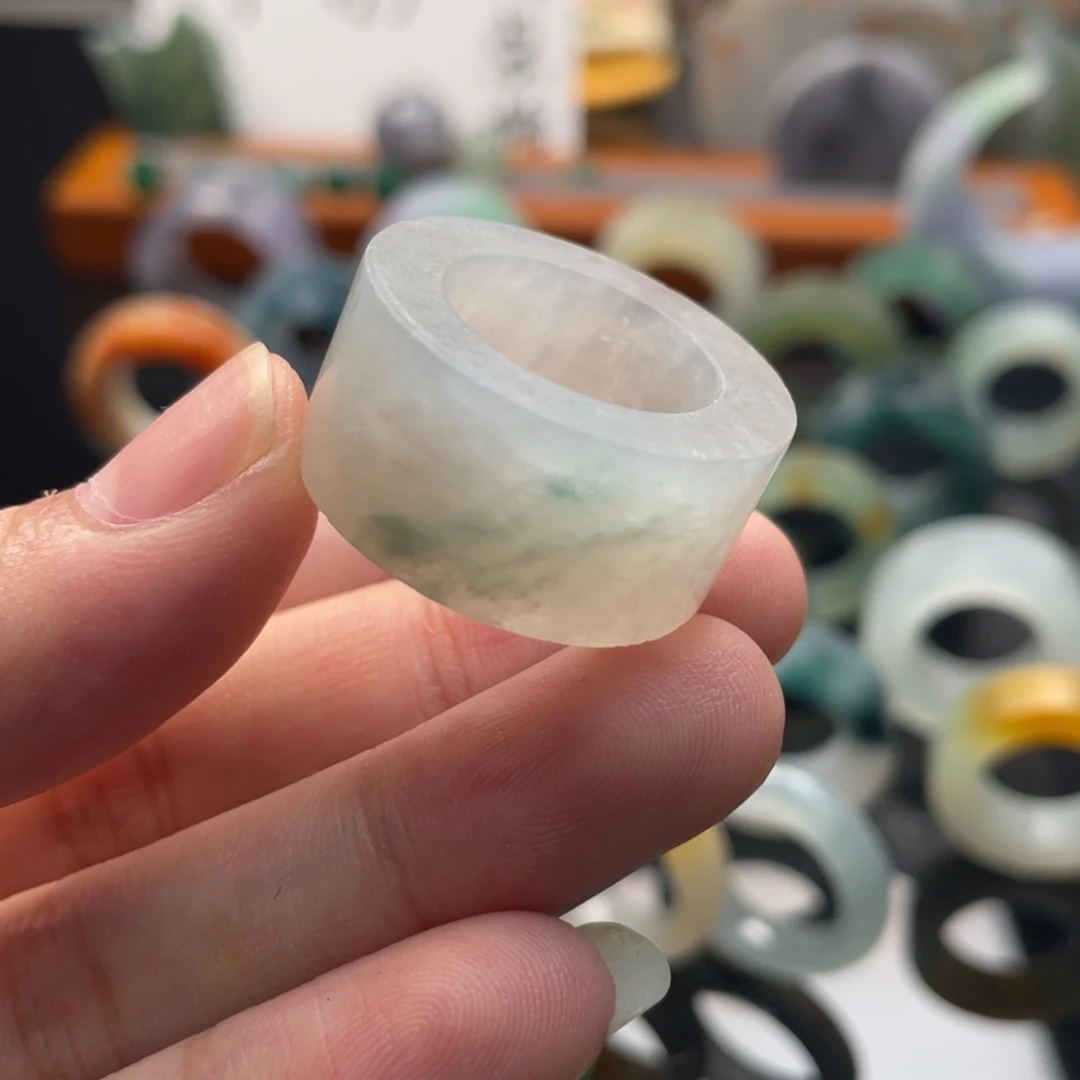 定制翡翠未镶嵌  杏粉 飘绿