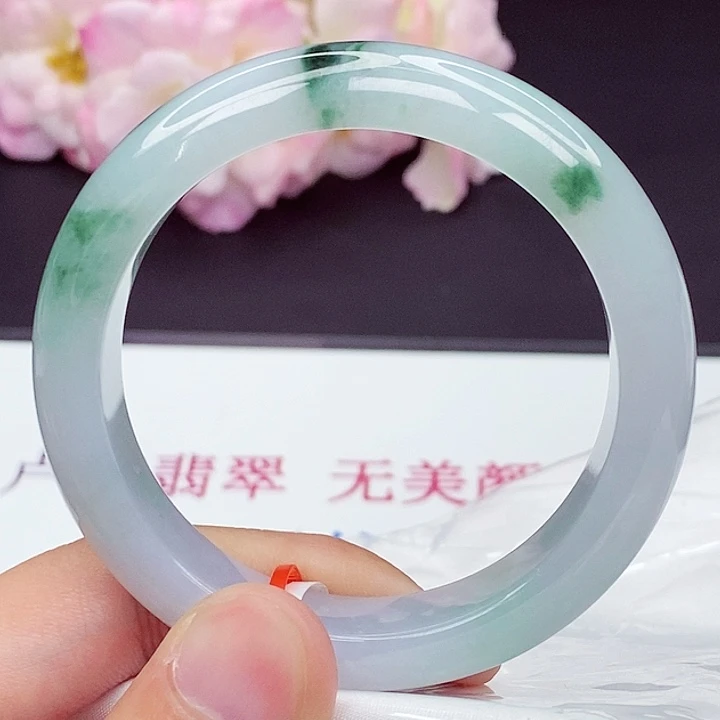 翡翠手镯未镶嵌54圈口