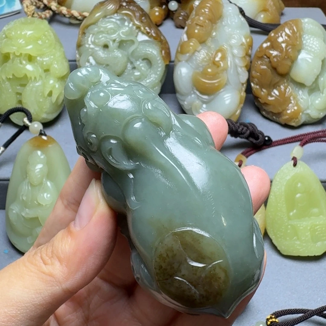 颈饰未镶嵌和田玉
