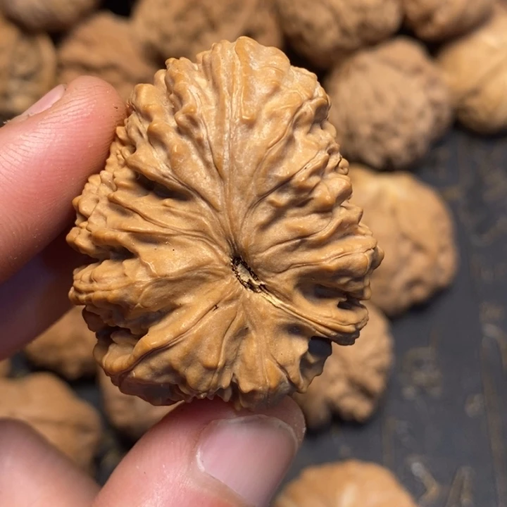 文玩核桃吊坠森***1文玩核桃异形单只