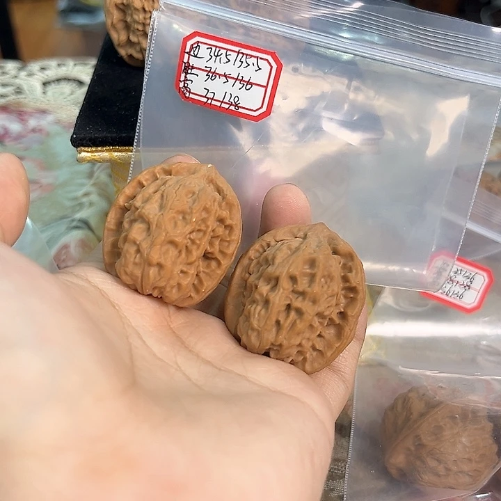 文玩核桃把件非嫁接北京