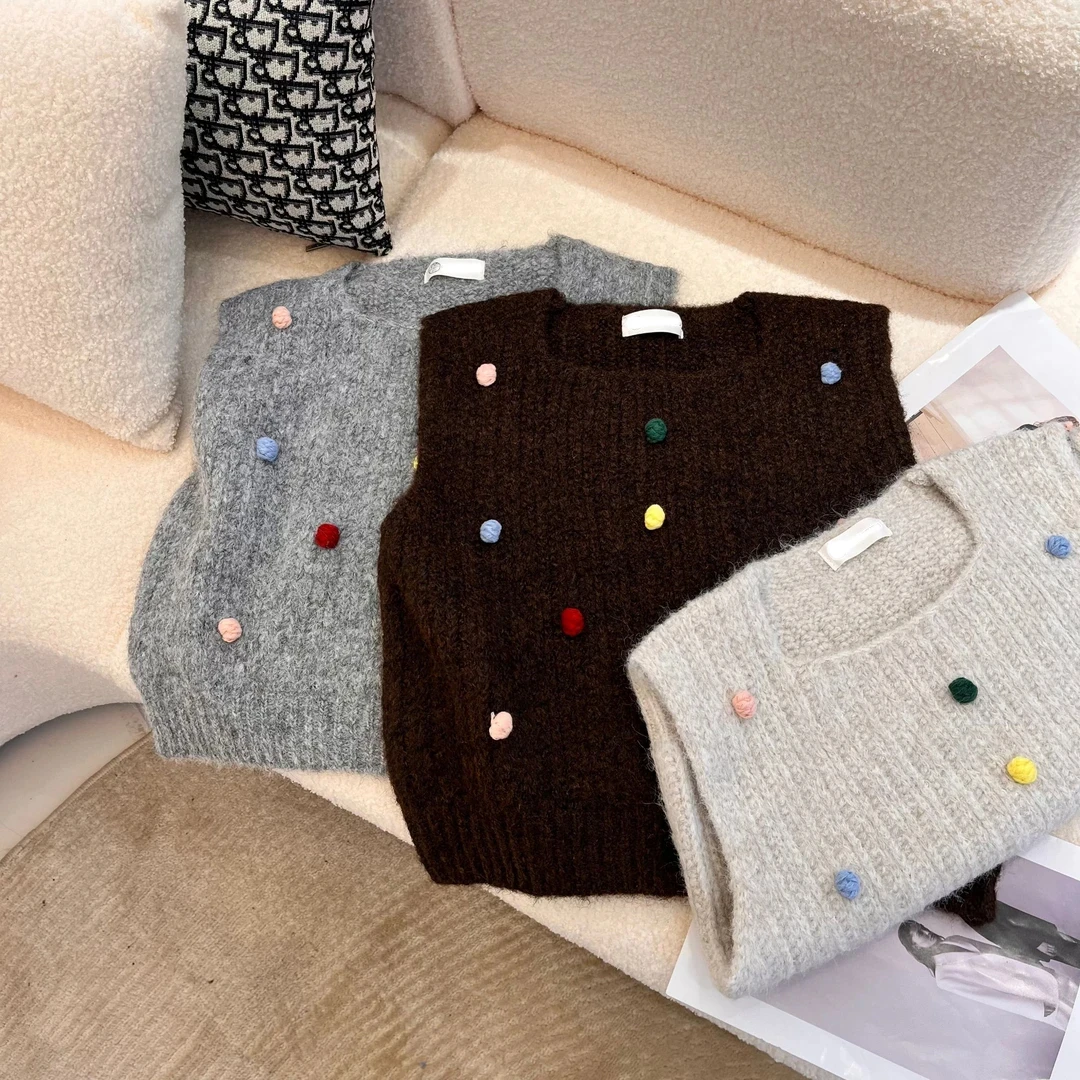 2024年秋冬新款气质显瘦高级感时尚休闲百搭彩色球球方领套头背心