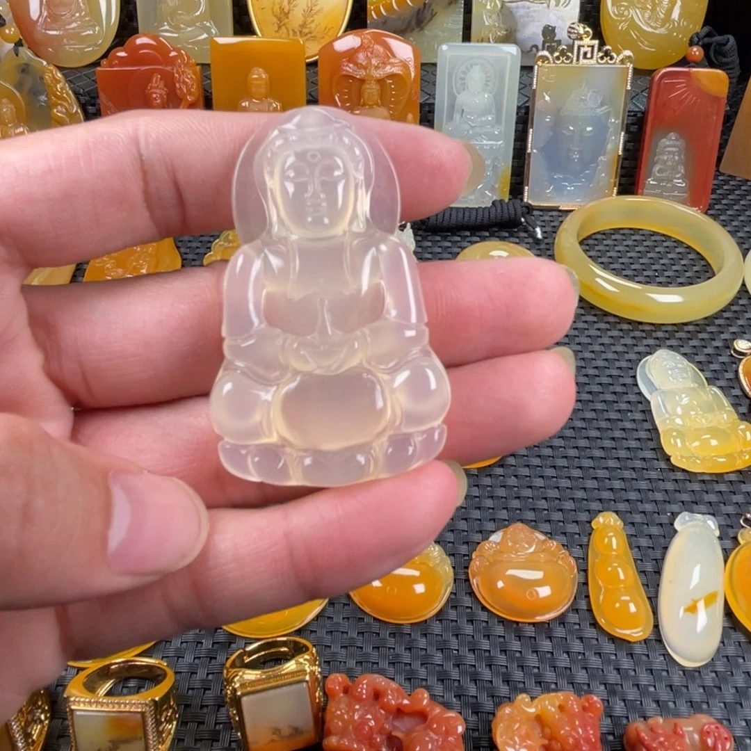 石英质玉（黄龙玉）未镶嵌颈饰