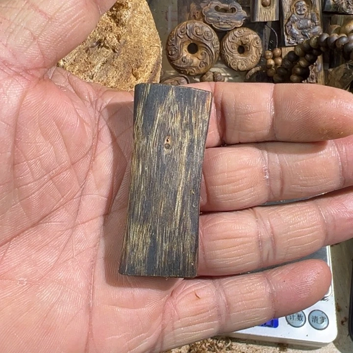 沉香吊坠绿棋楠沉香吊坠5.2克