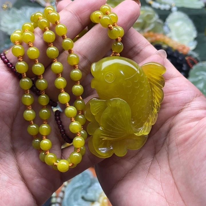 未镶嵌蛇纹石玉颈饰