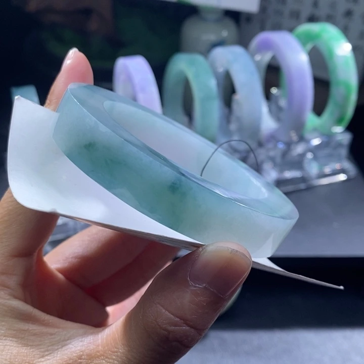 定制翡翠未镶嵌手镯