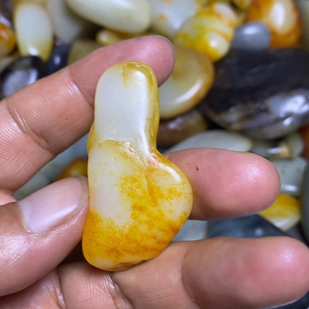 未镶嵌和田玉（糖玉）挂件