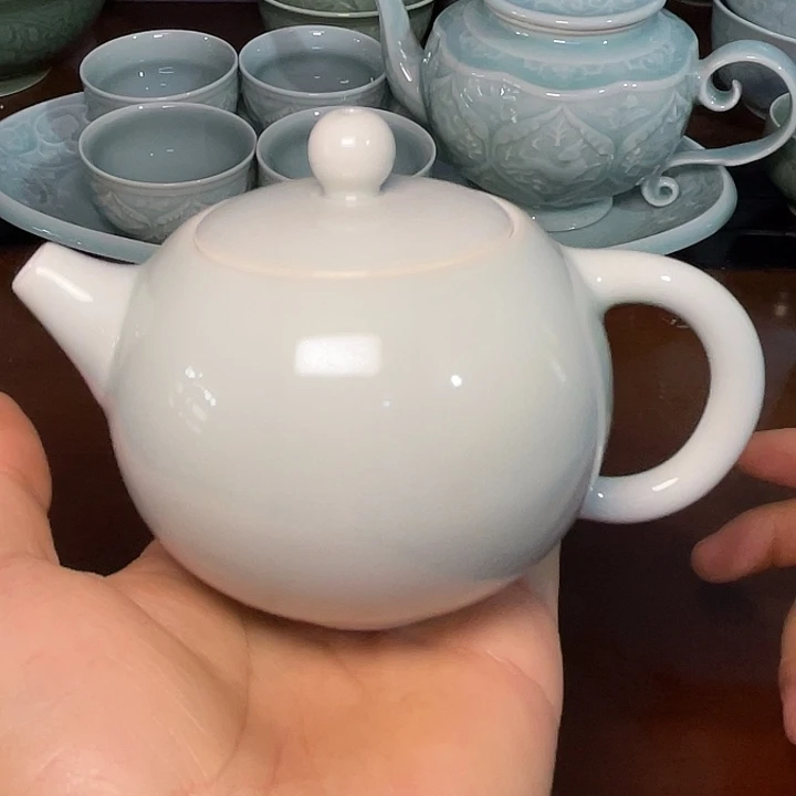 瓷微瑕天青色西施壶一把