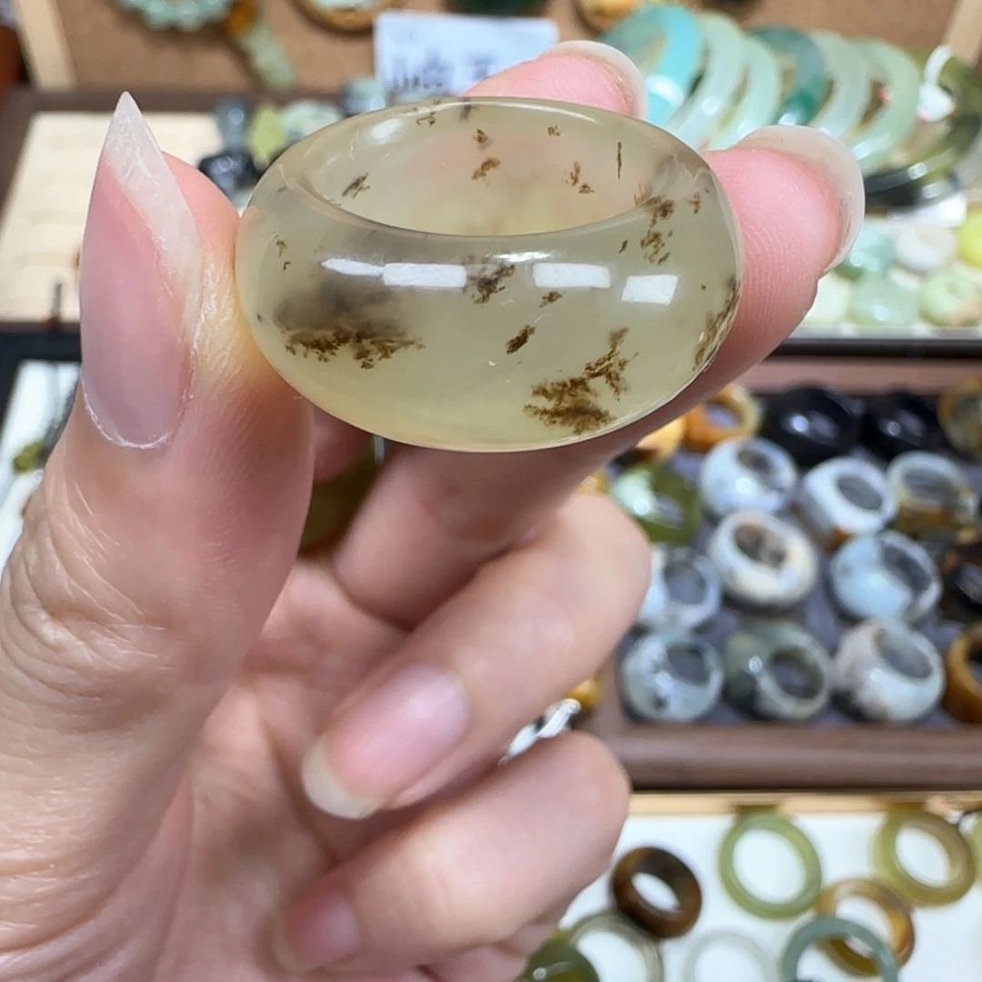 未镶嵌蛇纹石玉戒指14码