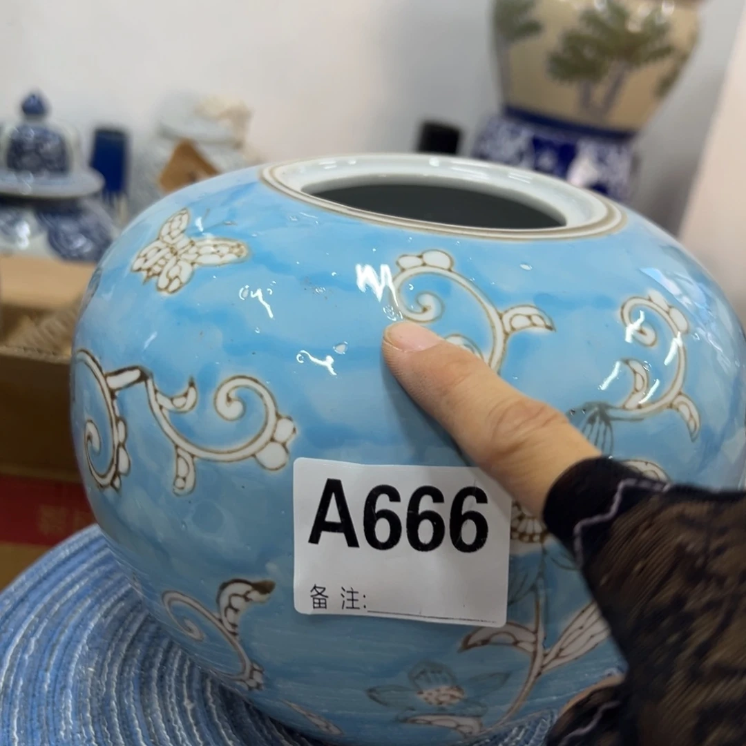 微瑕青花瓷器值得厚爱