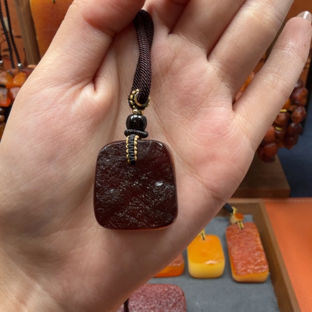 蜜蜡未镶嵌吊坠(赠链)