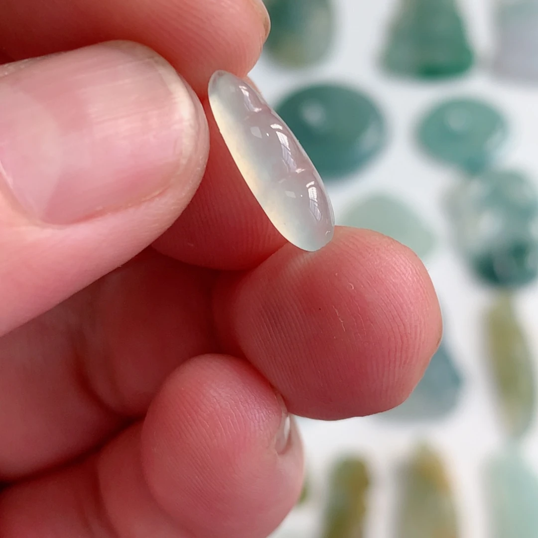 翡翠未镶嵌颈饰挂件