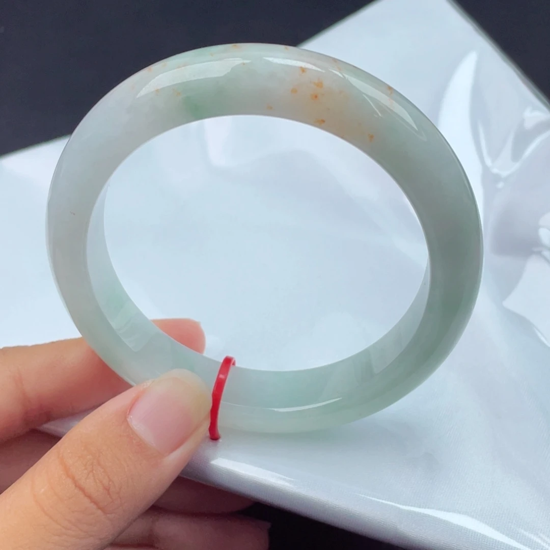 翡翠手镯未镶嵌正圈