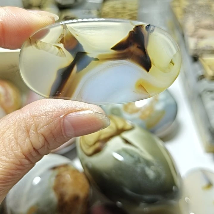 玛瑙/玉髓未镶嵌珠宝奇石