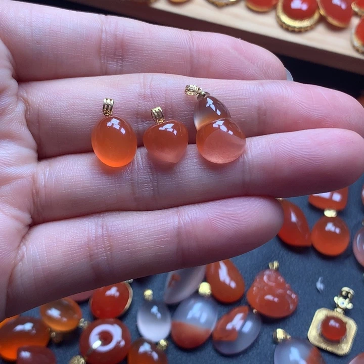 南红玛瑙颈饰未镶嵌