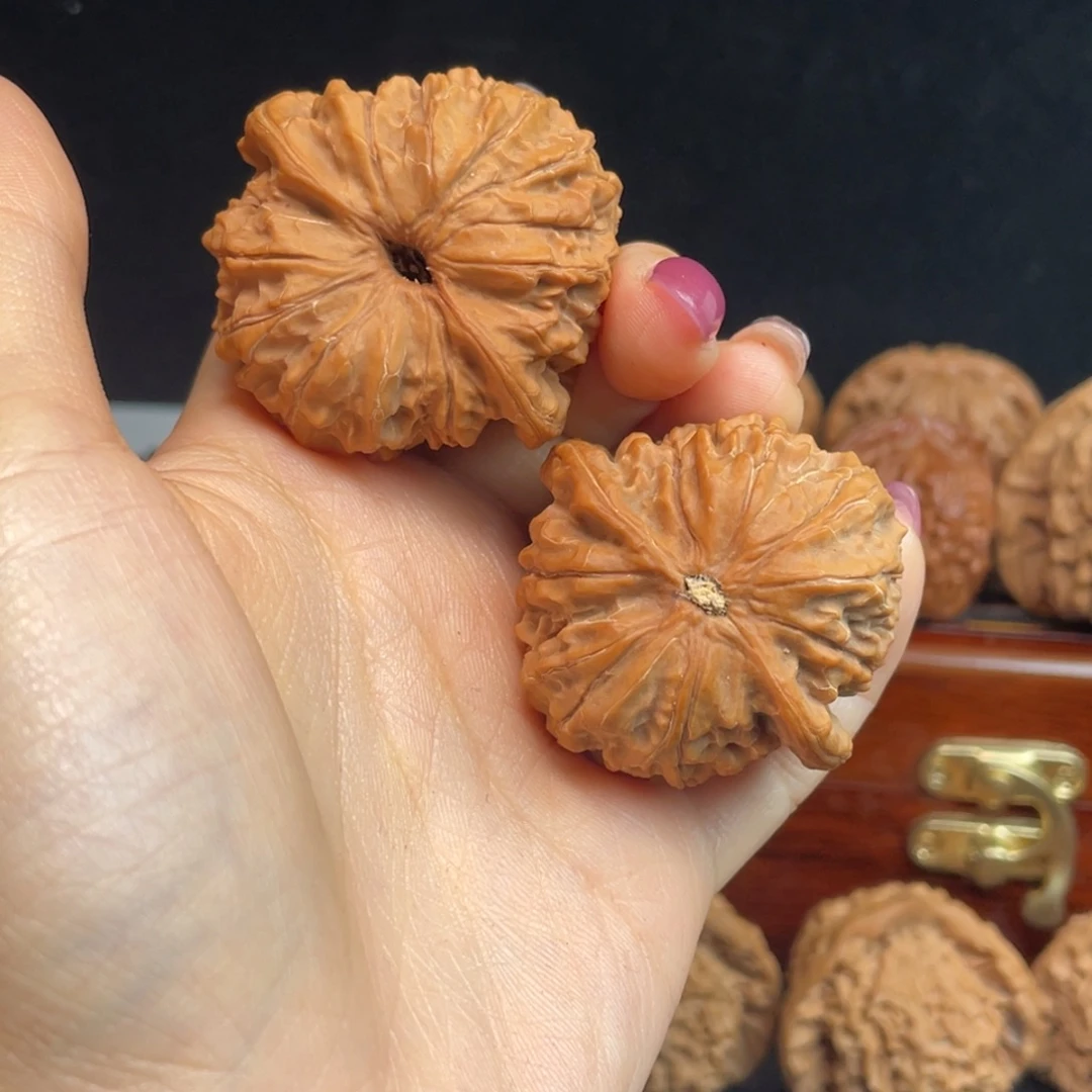 M***W文玩核桃吊坠金麒麟41尺