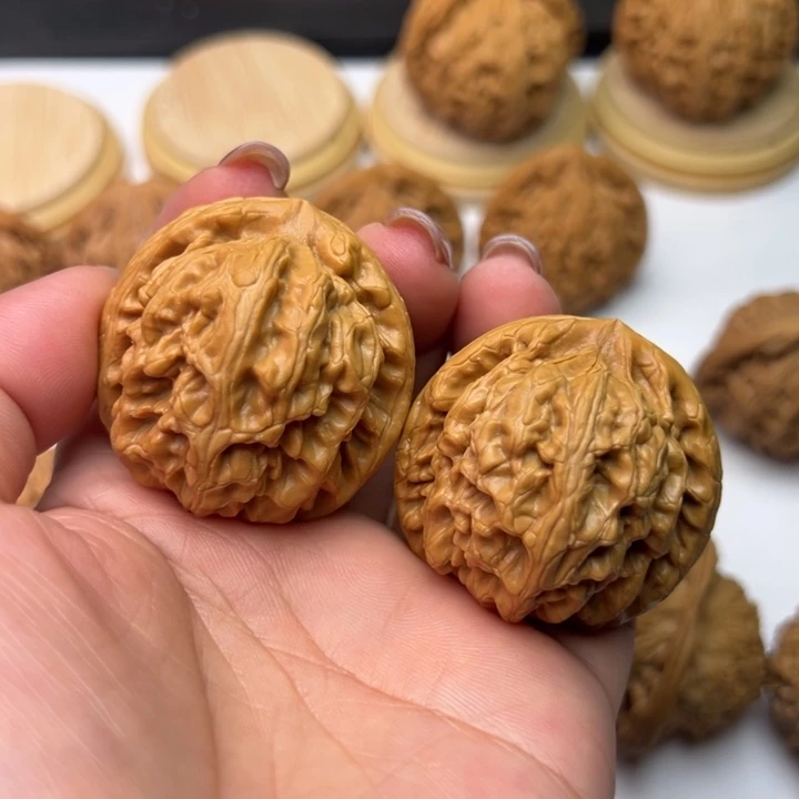 文玩核桃把件芳芳41+红锦鲤