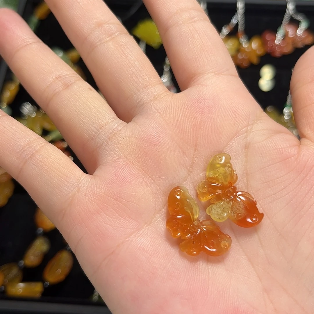 琳***儿蛇纹石玉未镶嵌耳饰