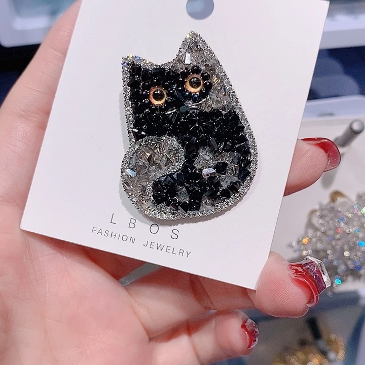 锆石铜合金黑猫胸针